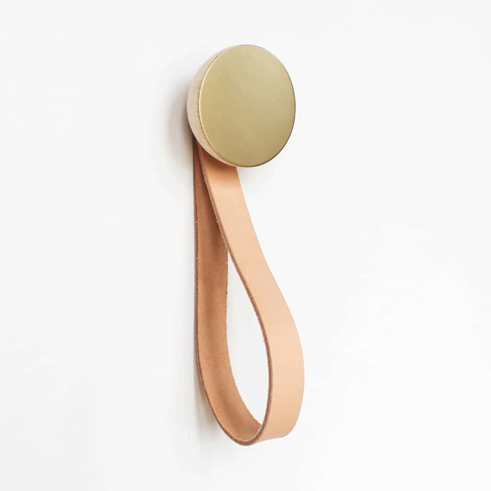Beech Wood & Brass Coat Hook With Leather Strap 圖片