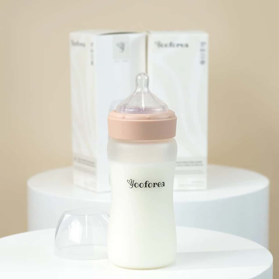 Silicone Coated Glass Baby Bottle (9oz-Honey) image