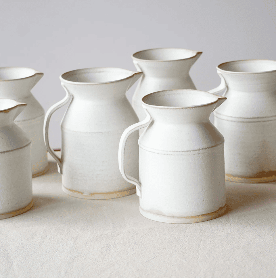 Romantic tea jug in stoneware clay. 600ml Ø image