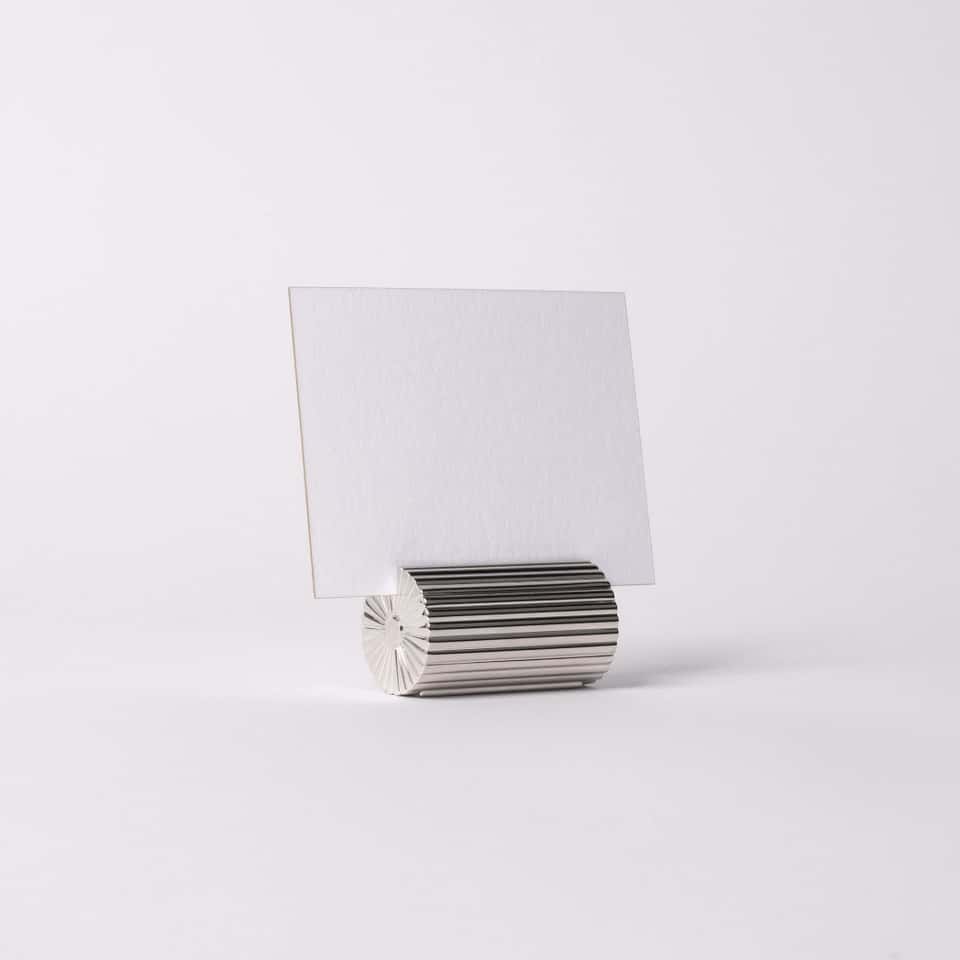 Daisy Place Card Holder image