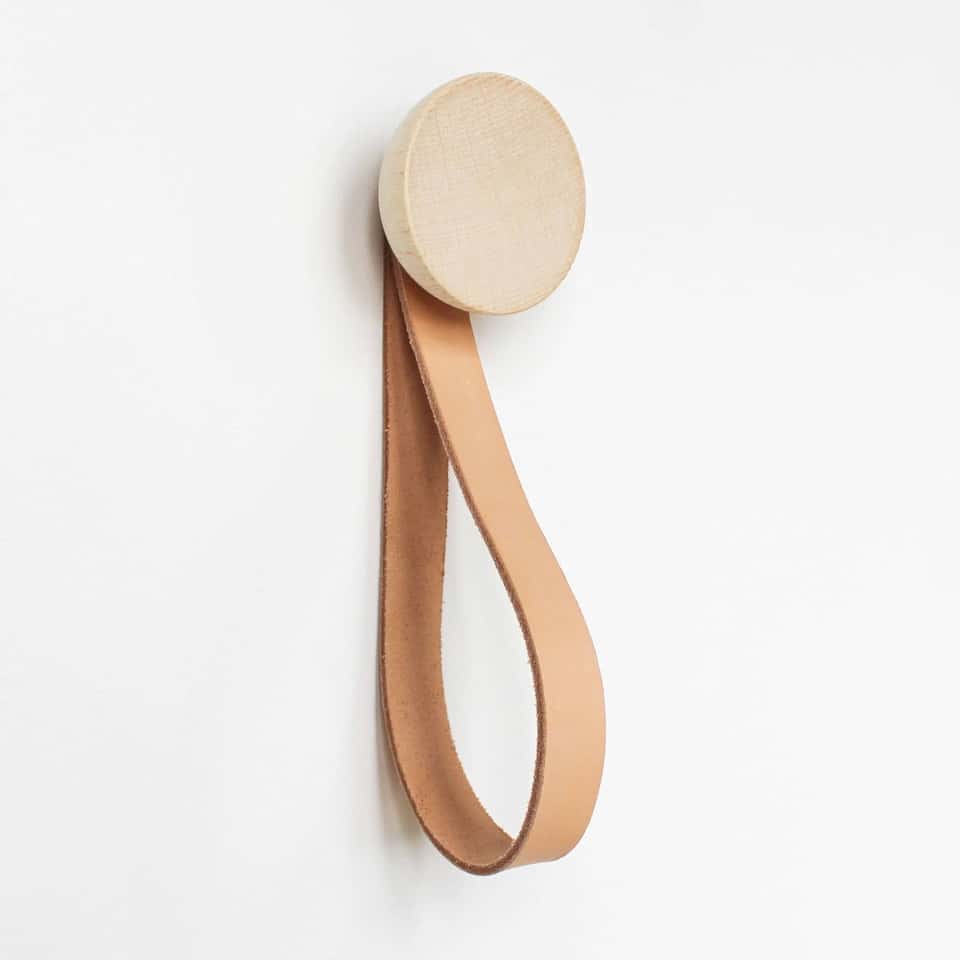 Beech Wood Wall Mounted Coat Hook With Leather Strap 圖片
