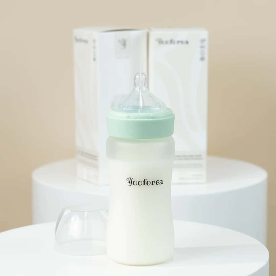 Silicone Coated Glass Baby Bottle (9oz-Tea) image